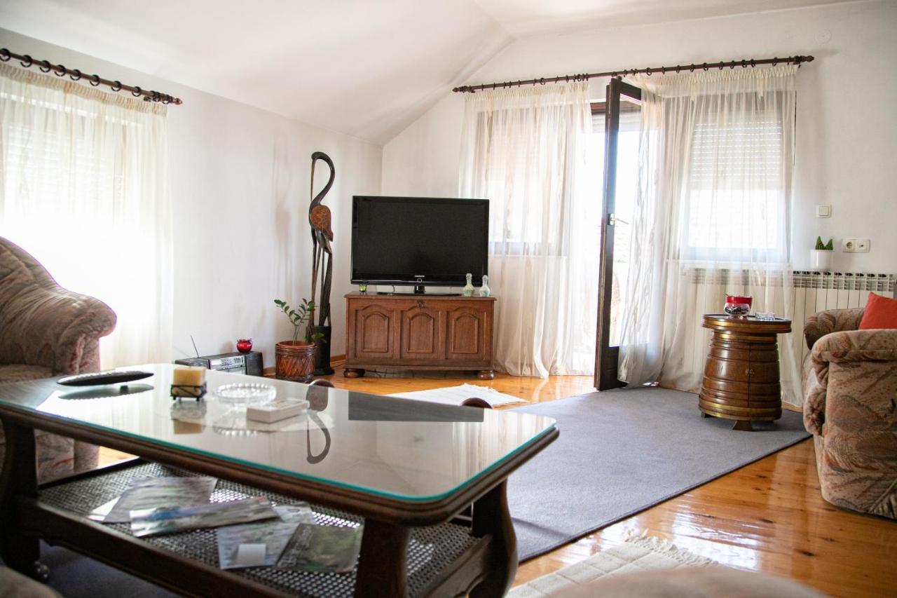 Apartment Ikar Mostar Bagian luar foto