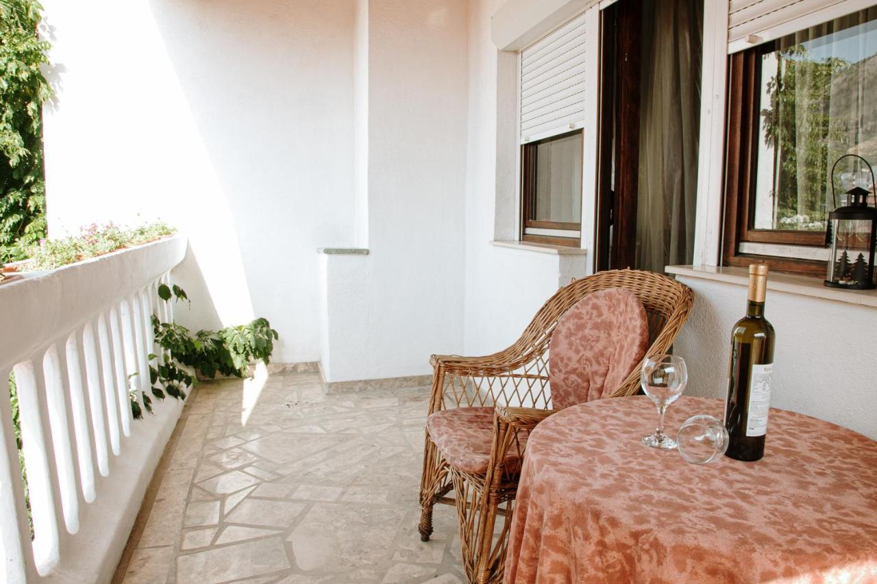 Apartment Ikar Mostar Bagian luar foto