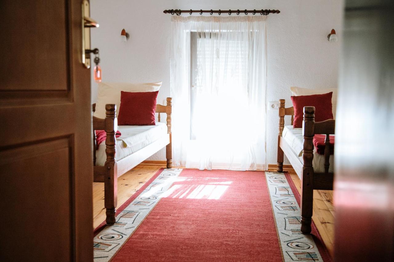 Apartment Ikar Mostar Bagian luar foto