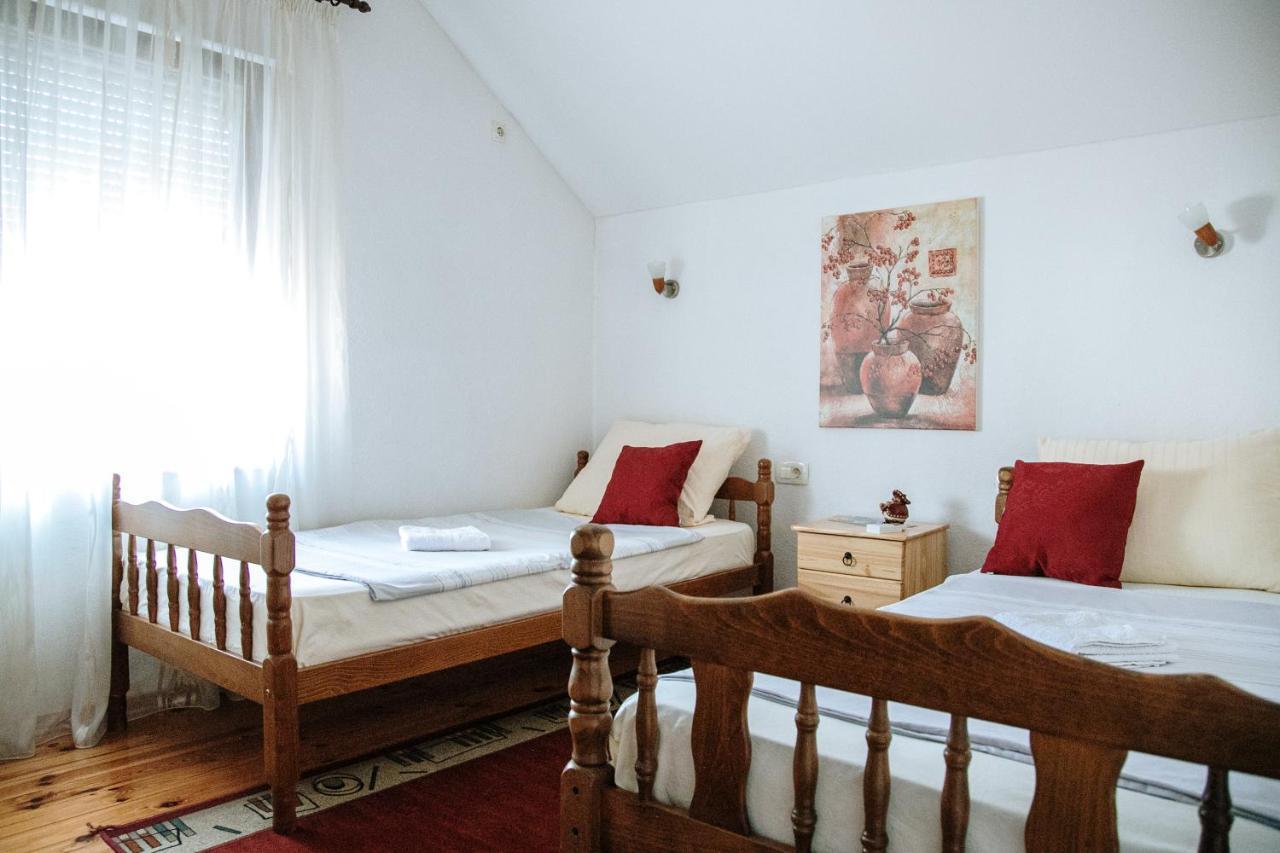 Apartment Ikar Mostar Bagian luar foto